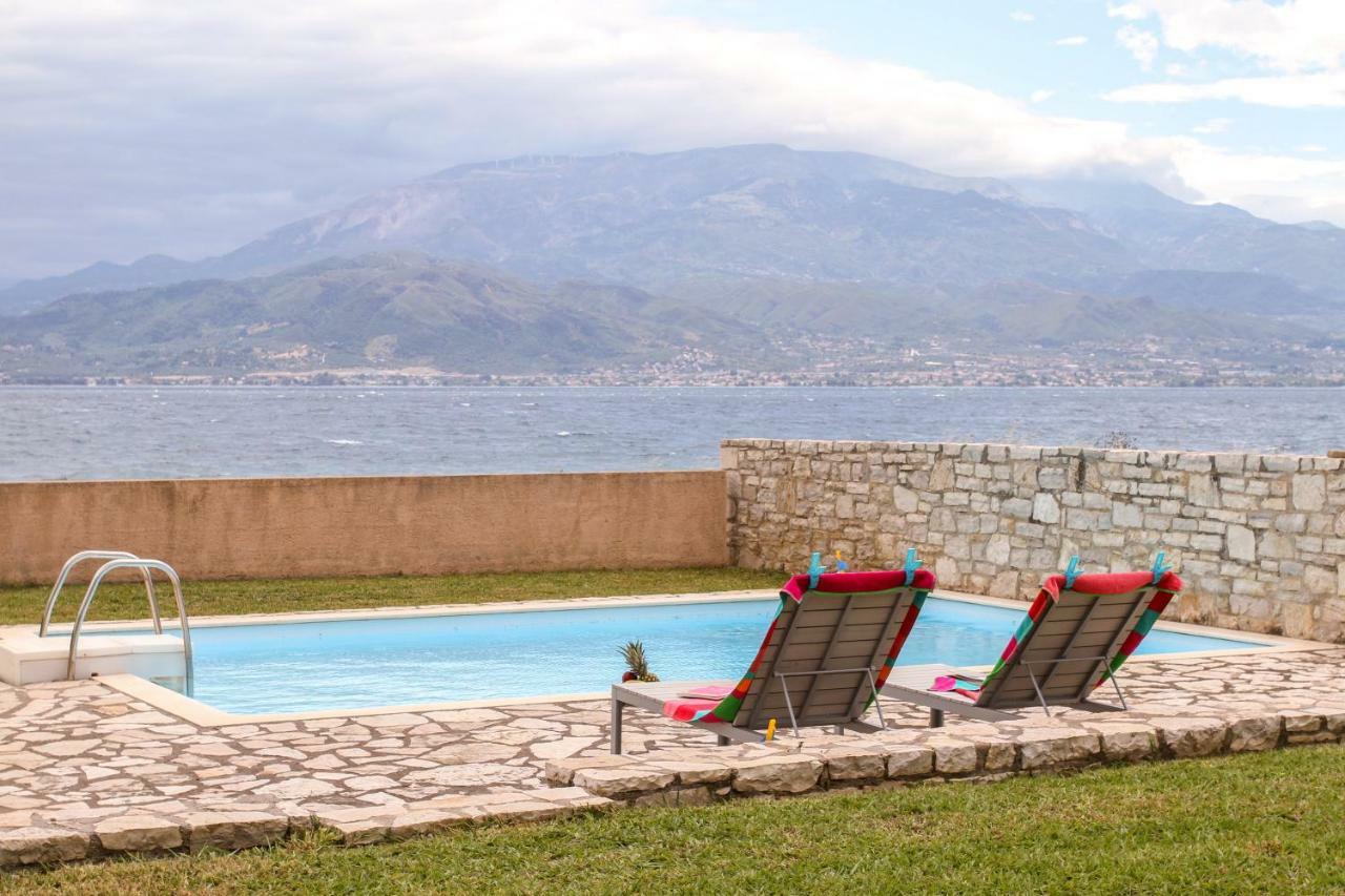 Beach Front Villa With Private Pool IIIKato Platanitis エクステリア 写真