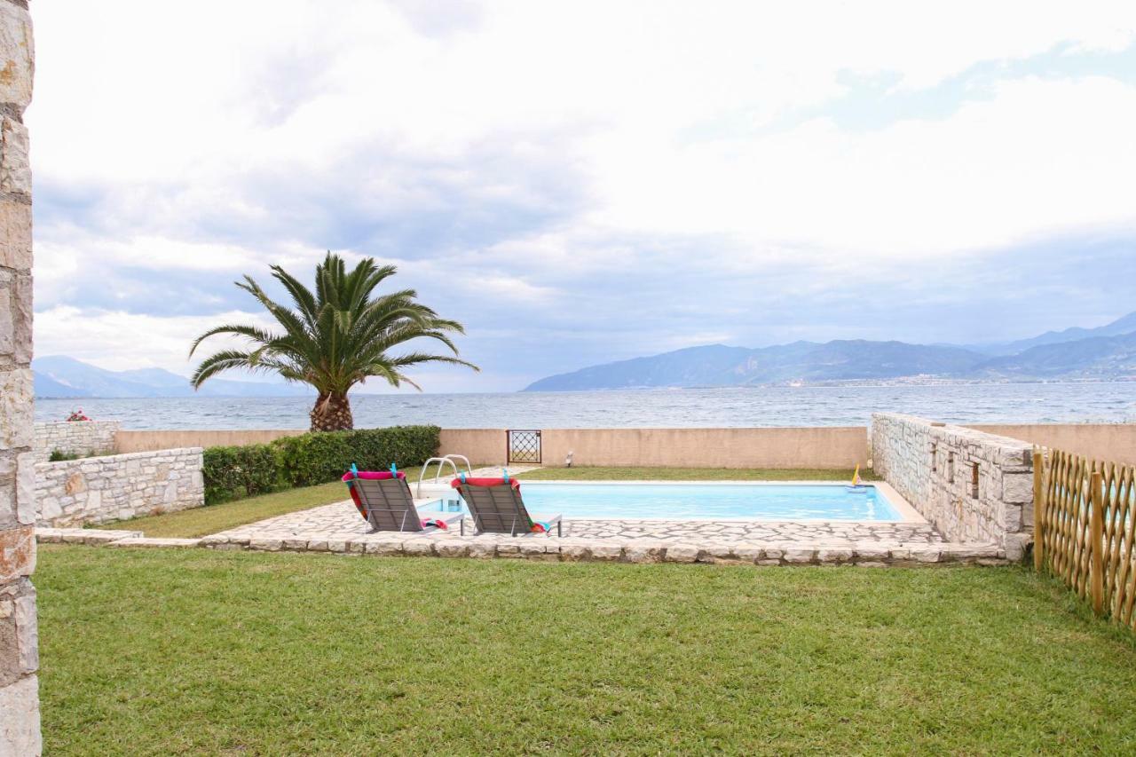 Beach Front Villa With Private Pool IIIKato Platanitis エクステリア 写真